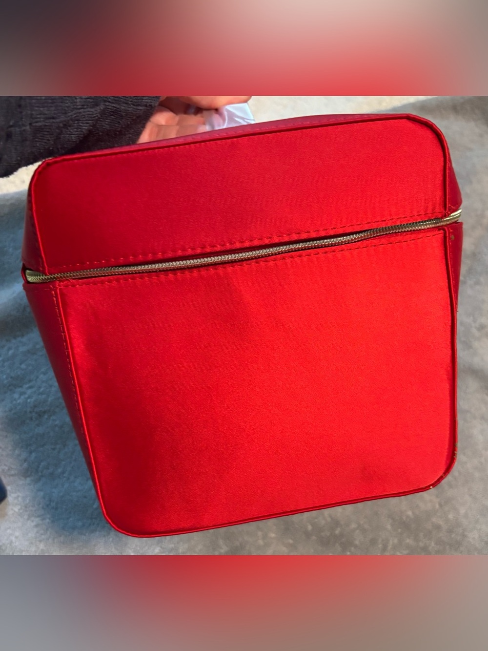 NEW Estée Lauder Limited Edition Holiday MakeUp Train Case - Picture 3 of 9